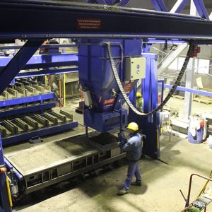 Máquina de vertimiento e inversión